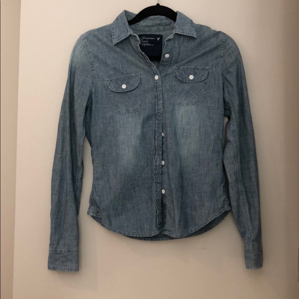 American Eagle Chambray button up!